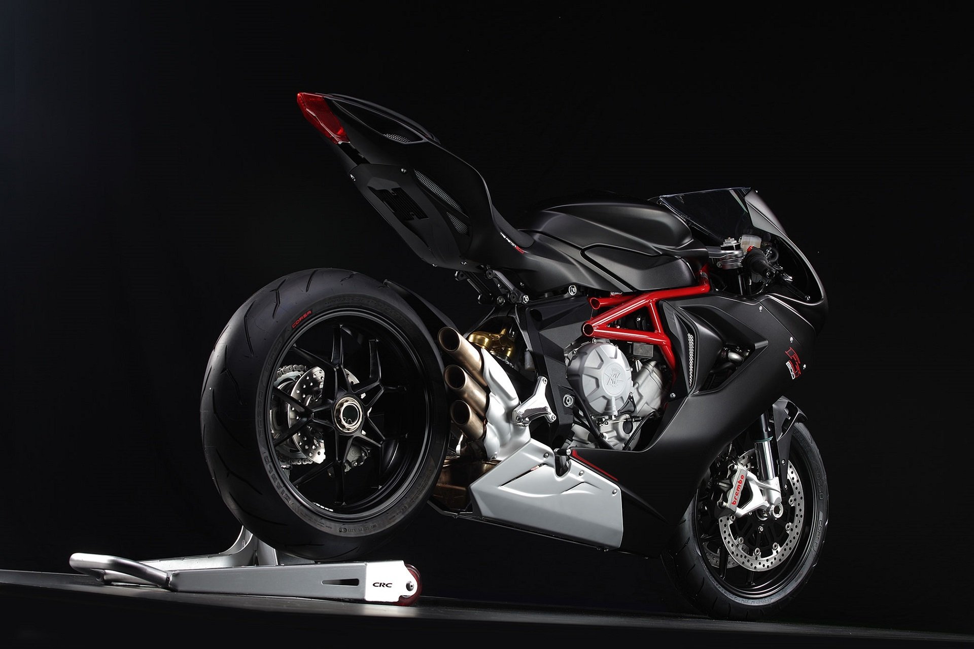 mv-agusta motocykl czarne tło