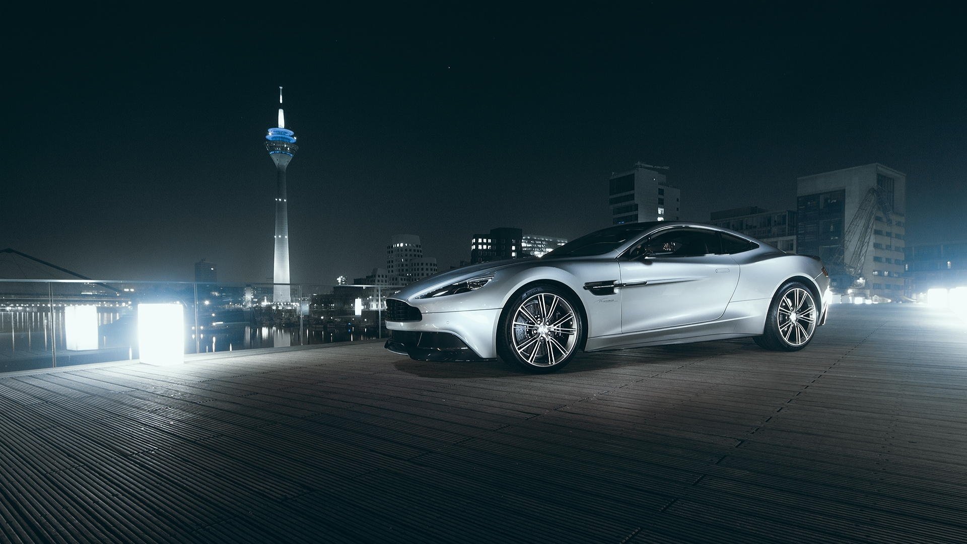 aston martin vanquish v12 башня город nigth суперкар