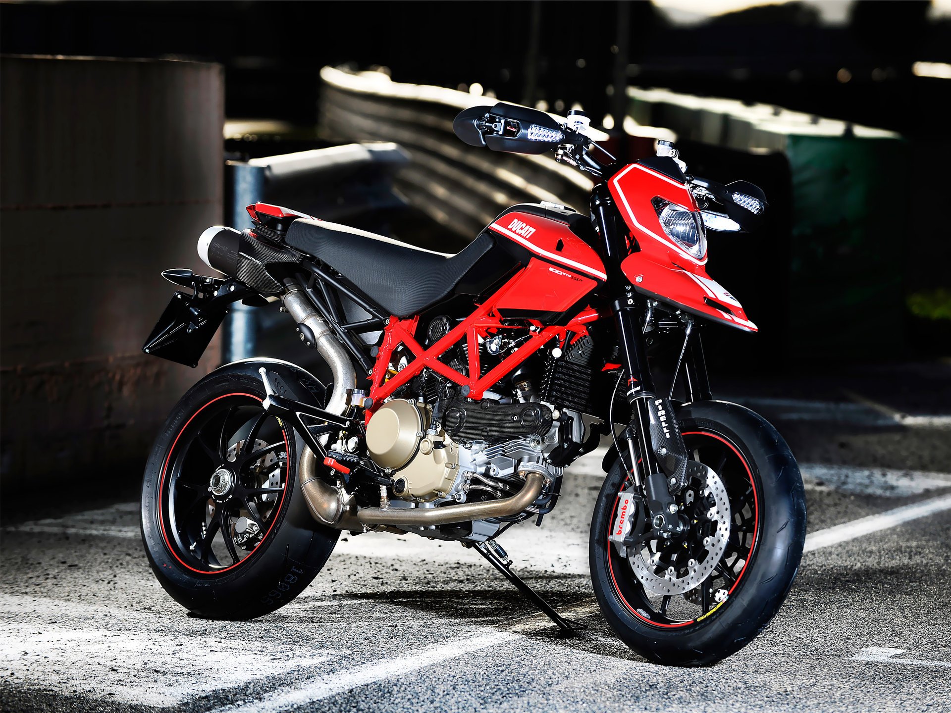 ducati hypermotard evo 1000 sp ducati ducati rosso rouge italie design techno moto moto motobike hi-tech dirt bike sportbike supermoto supermoto mototransport