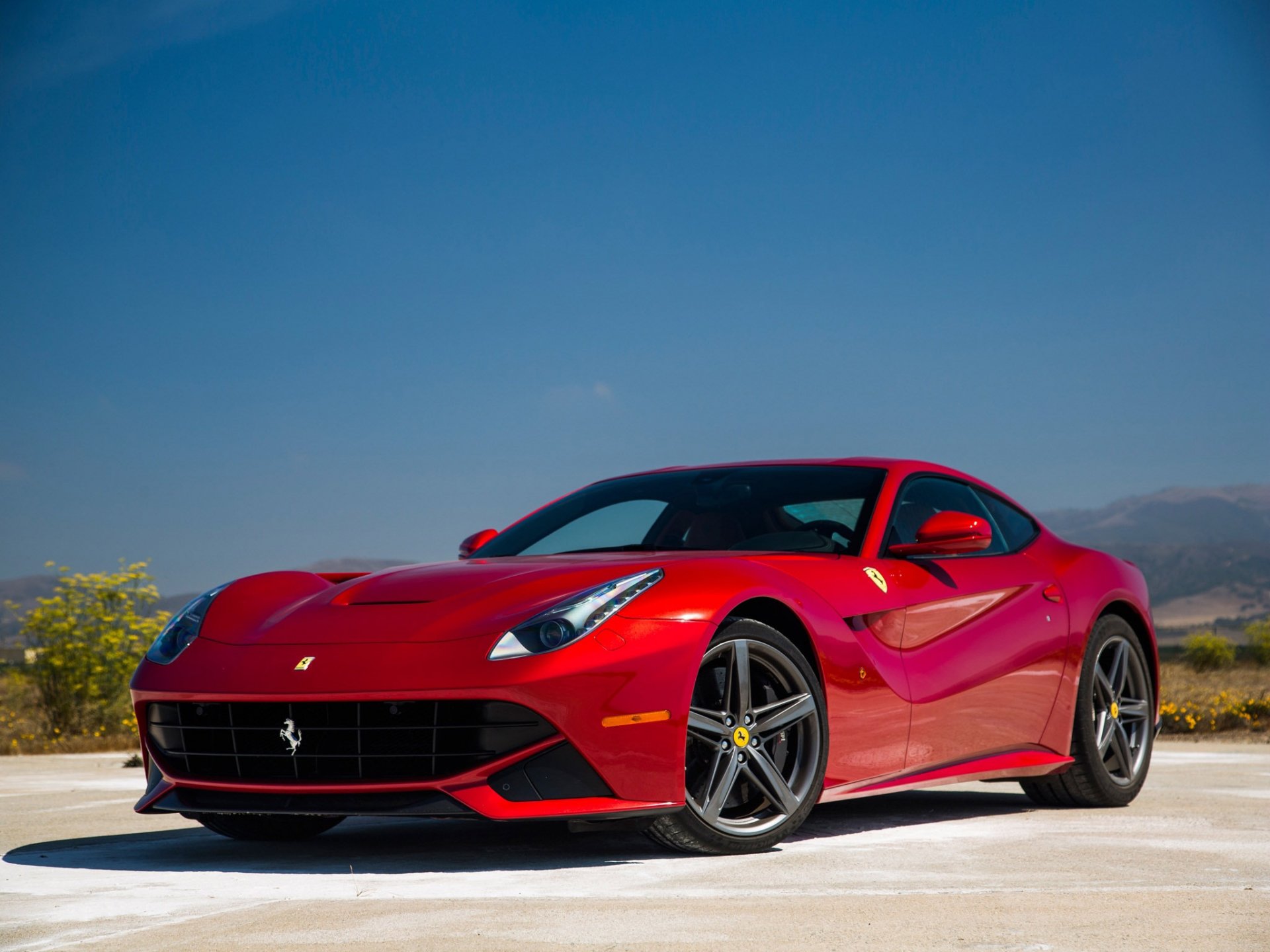 ferrari f12 berlinetta czerwone