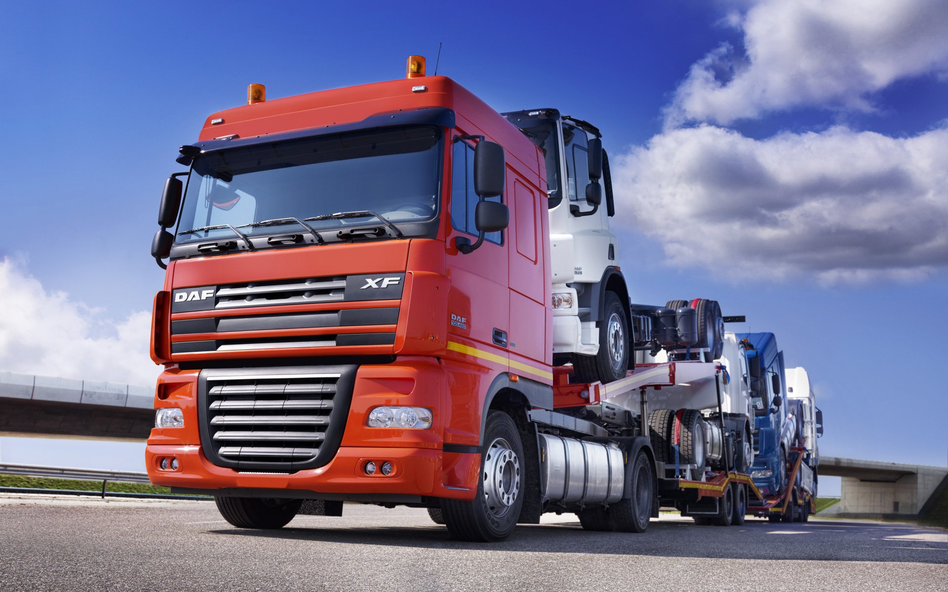 daf xf105 truck wallpapers x 105 tractor auto transporter road train wallpaper truck