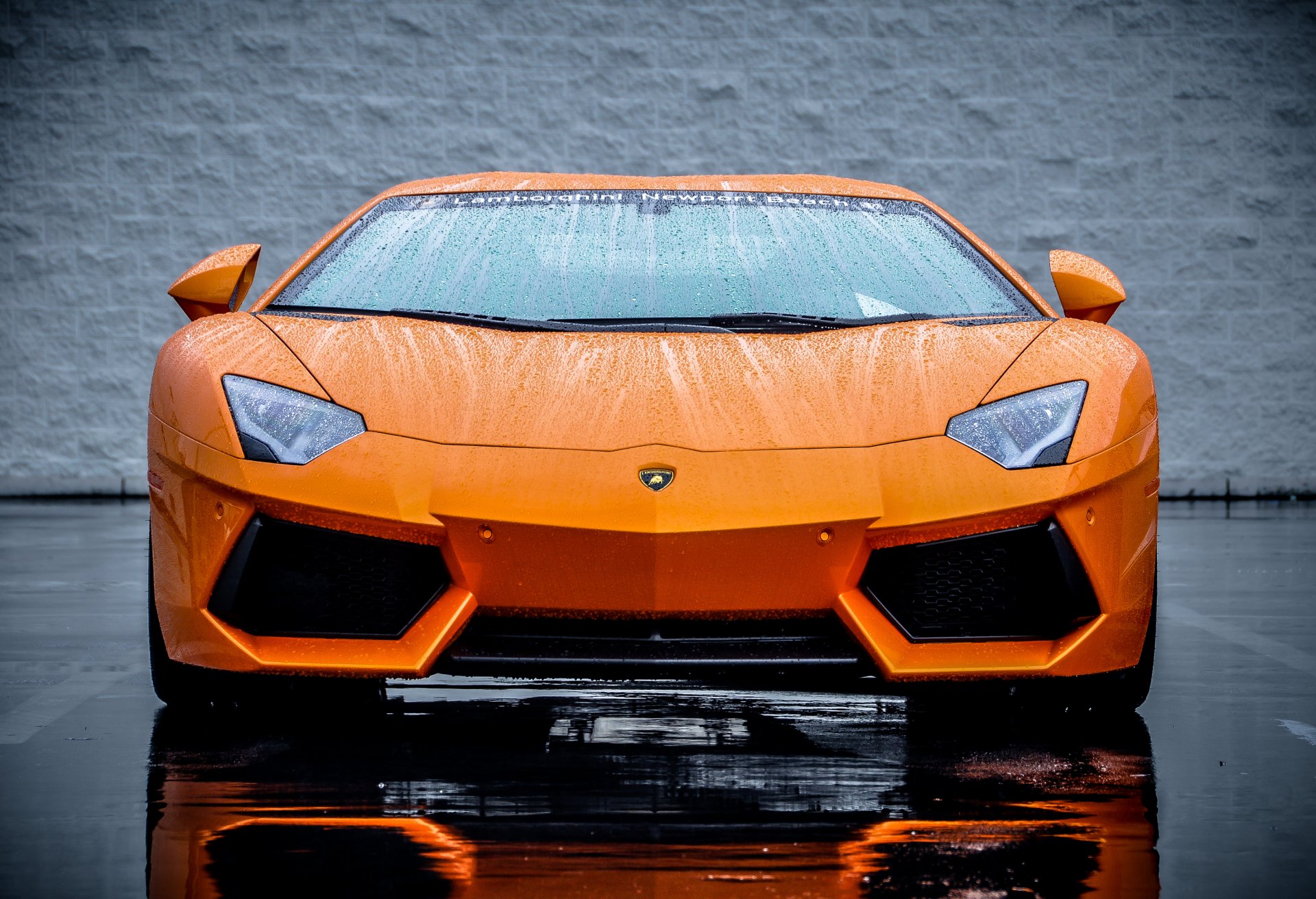 lamborghini aventador lp700-4 orange supersportwagen front