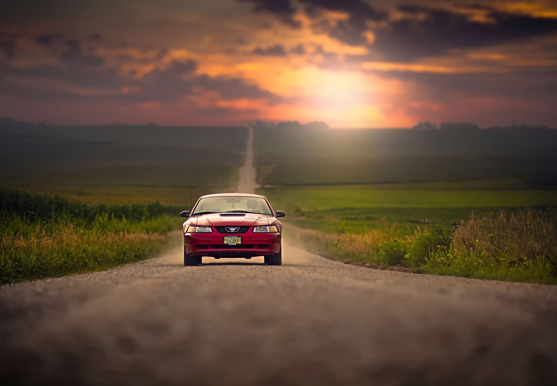 ford mustang carretera espacio puesta de sol