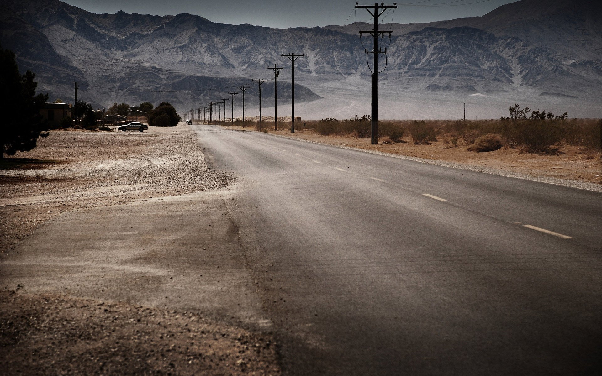 ner cov mountains road posts the way roadside photo turn auto