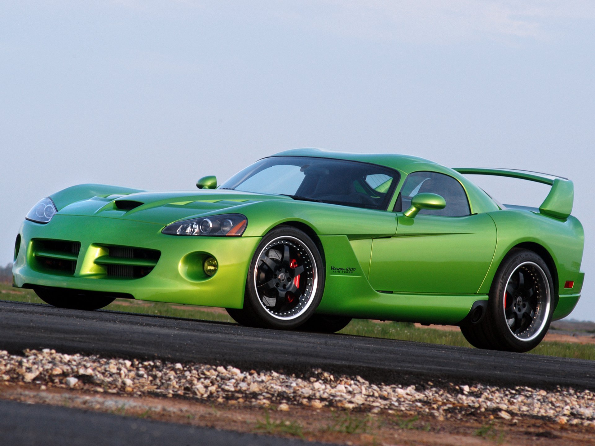 hennessy venom mil twin turbo tuning dodge viper cien verde