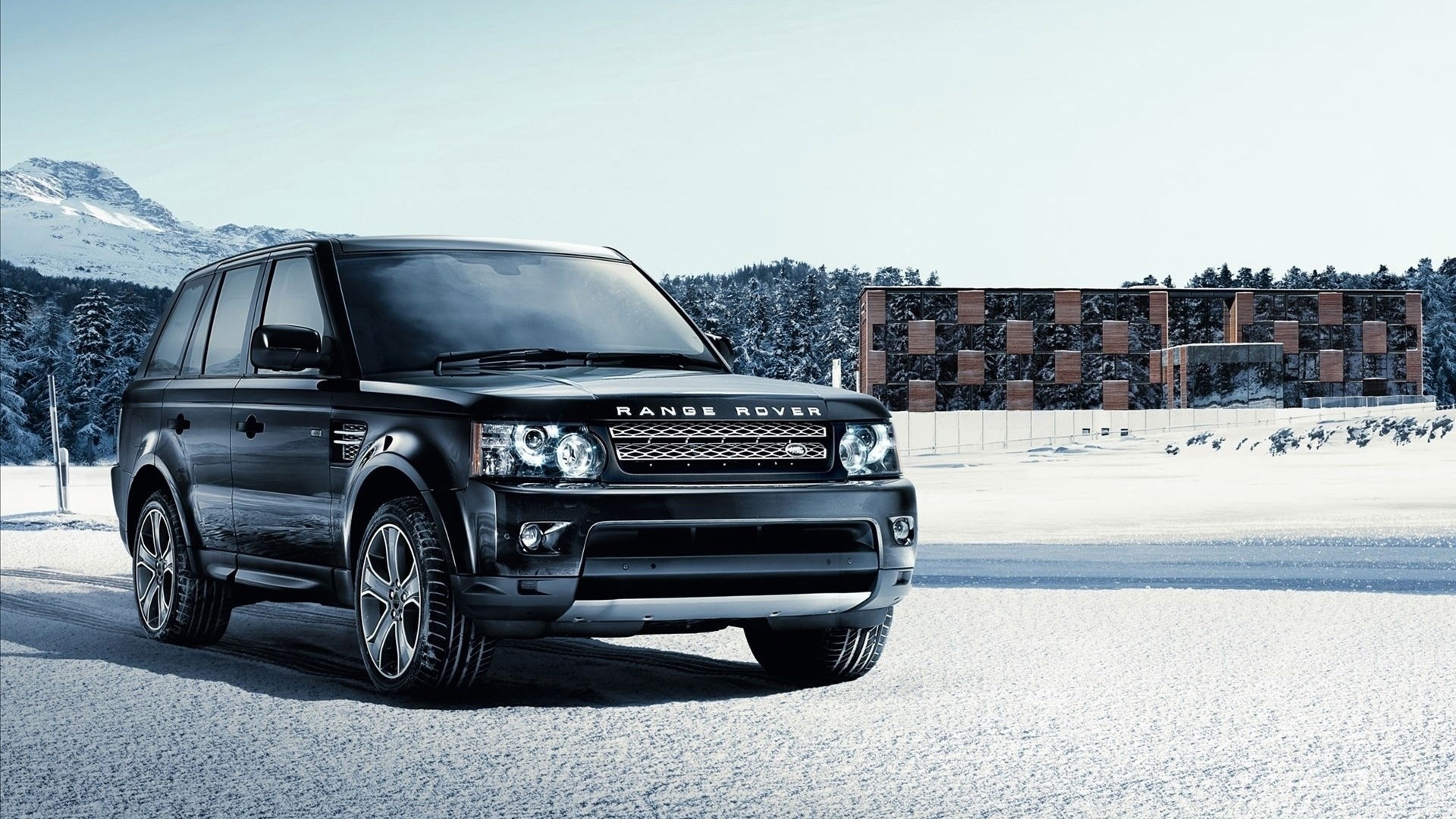 suv asiatica range rover nero