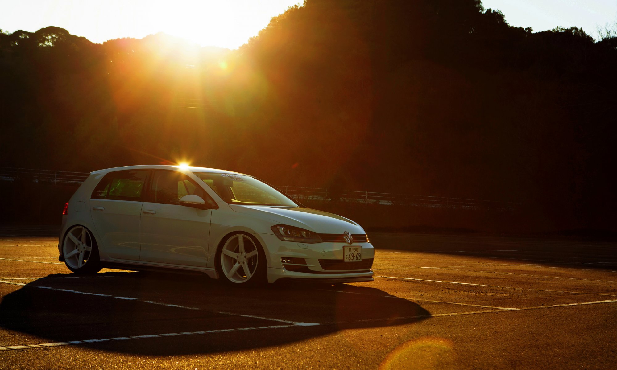 volkswagen golf bianco anteriore volkswagen