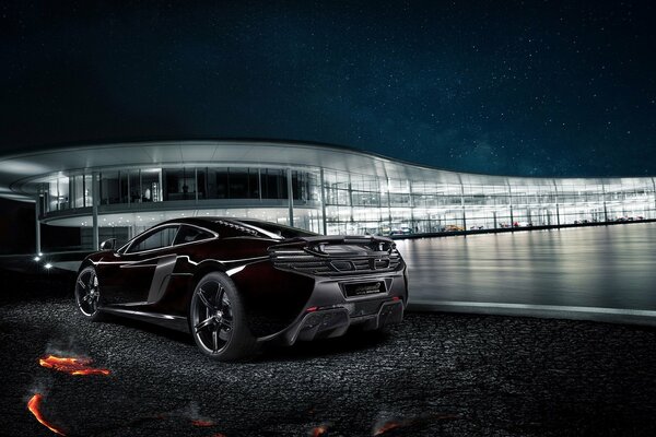 Concetto mclaren 650S posteriore