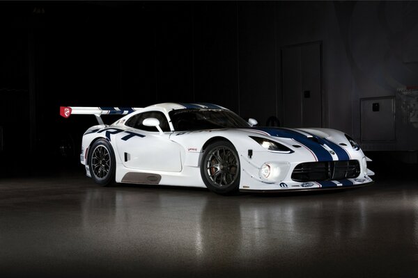The car of 2013, can easily dodge the viper