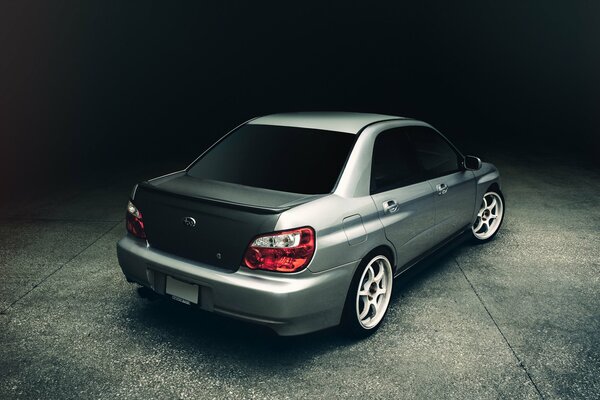 Subaru Impreza e 50 Sfumature di grigio