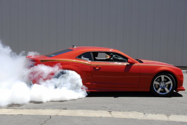 Car camaro pontiac red smoke