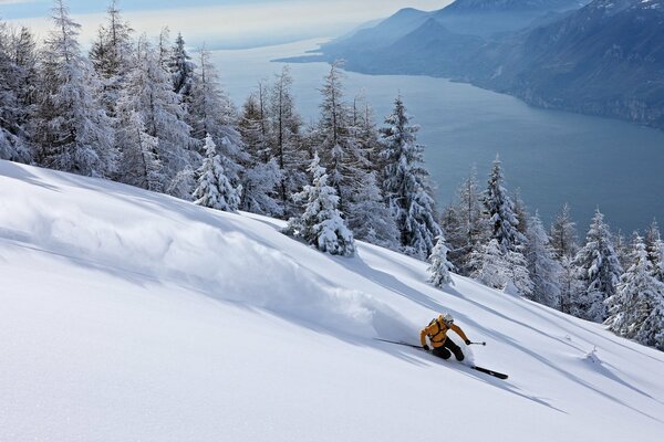 Ski de descente de montagne extrême