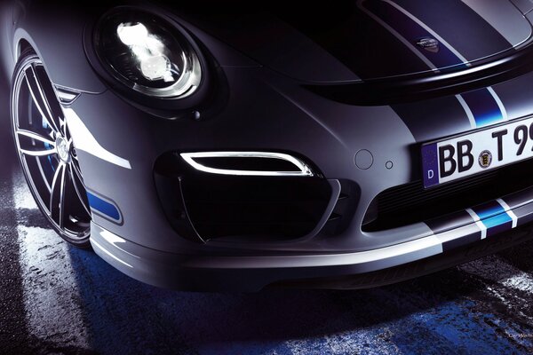 Porsche Turbo capó con faros delanteros