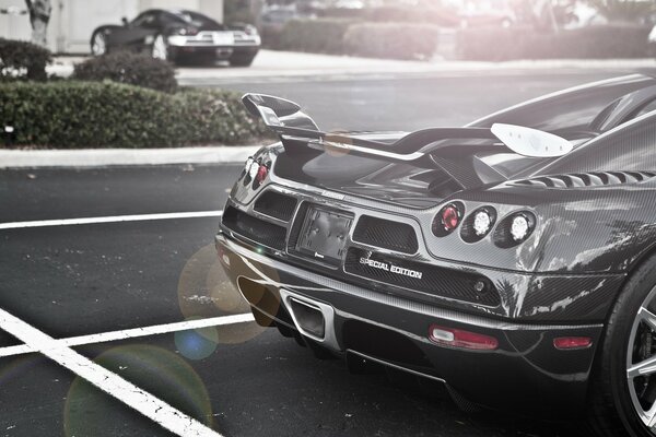 Parte posteriore dell auto koenigsegg ccxr con Spoiler