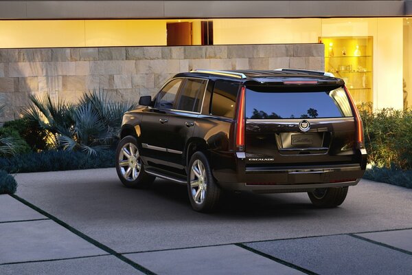 SUV Cadillac Escalade . Vista posterior