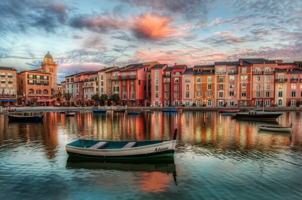 Orlando Florida evening with boats