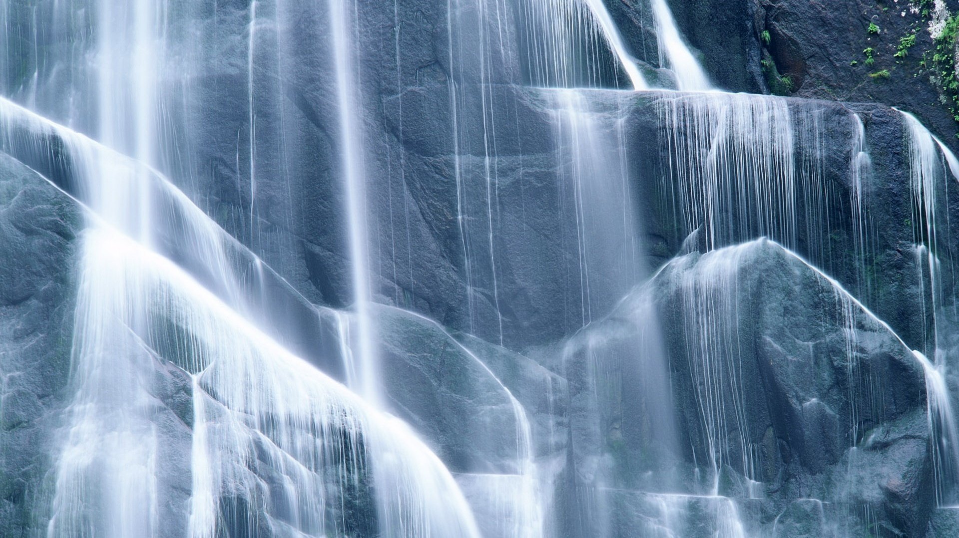 scala naturale rocce di pietra cascata