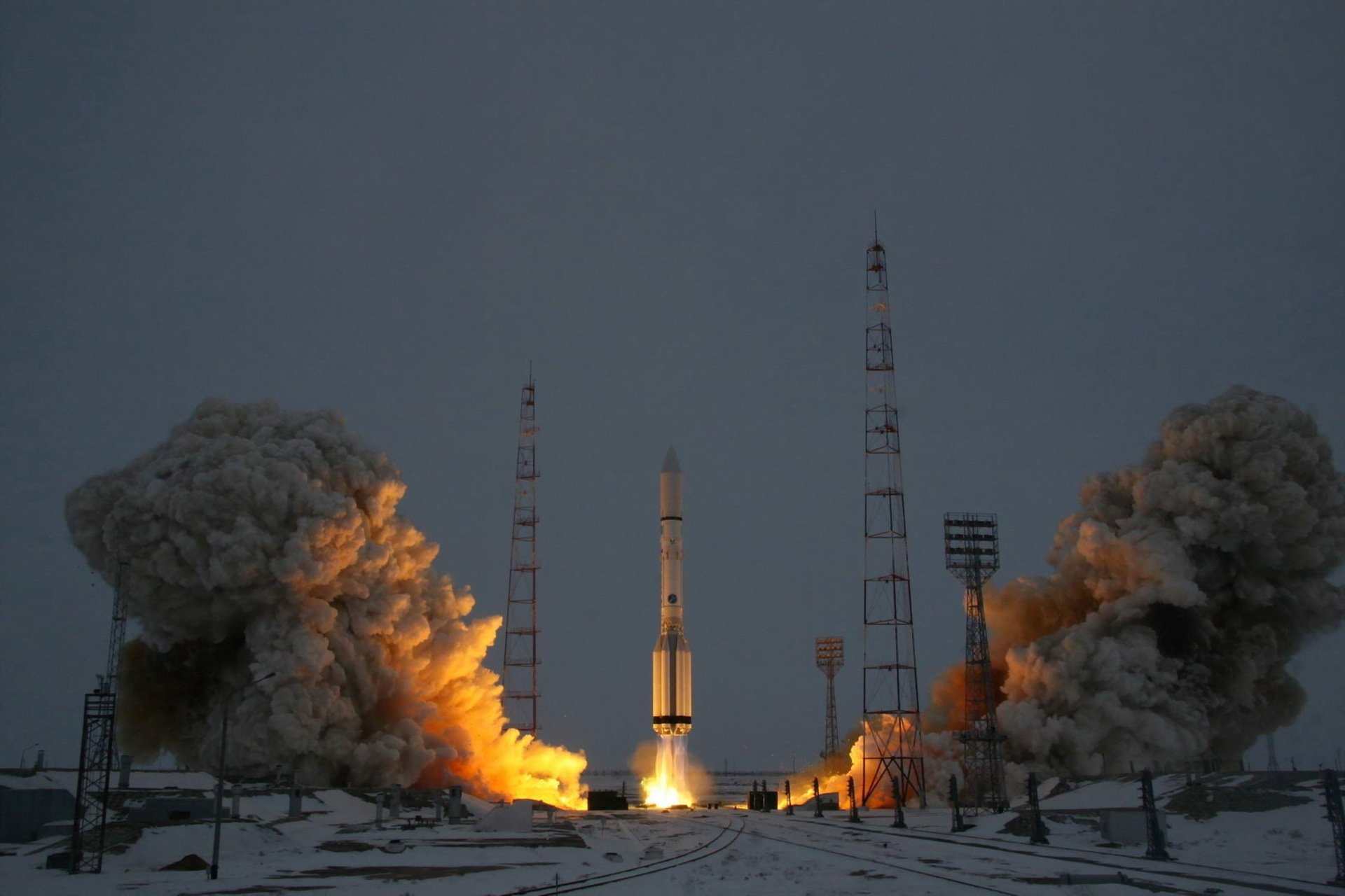 veicolo spaziale express-am5 cosmodromo di baikonur cosmos proton-m lancio di proton-m launch complex pad 81