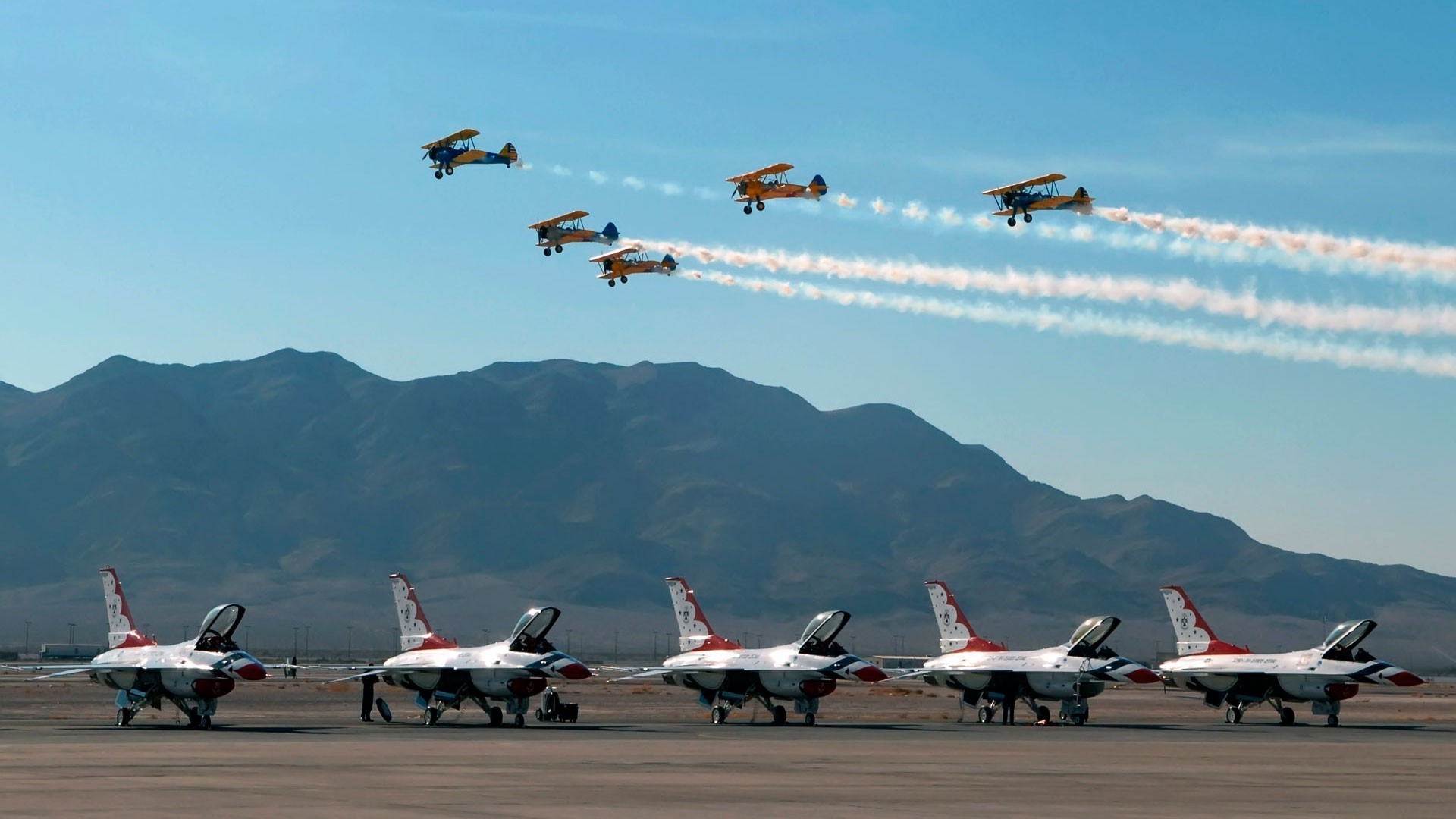 avión aviación avión aeródromo biplano militar caza montaña estacionamiento