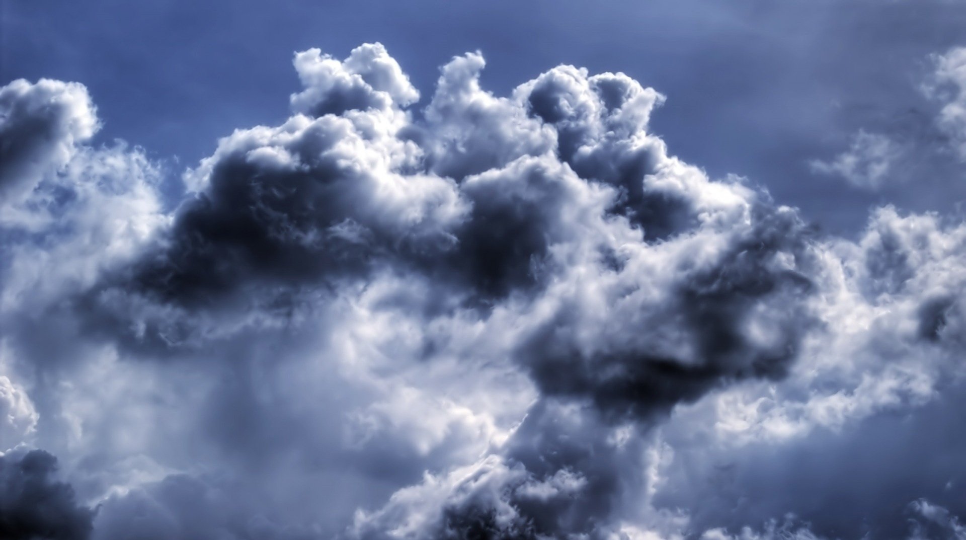 nubes de tormenta nubes manchas oscuras cielo