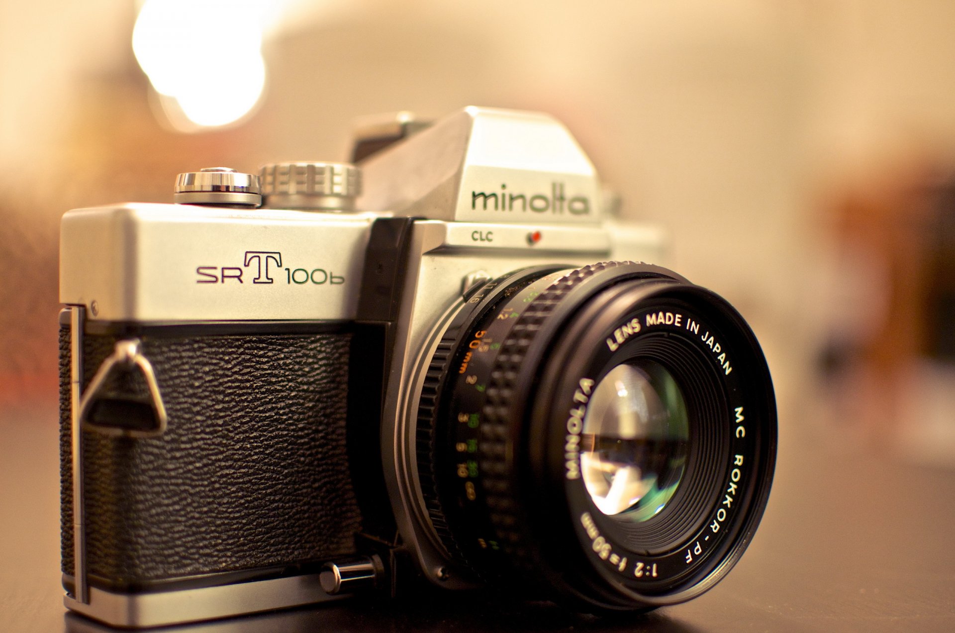 minolta srt 100b the camera background