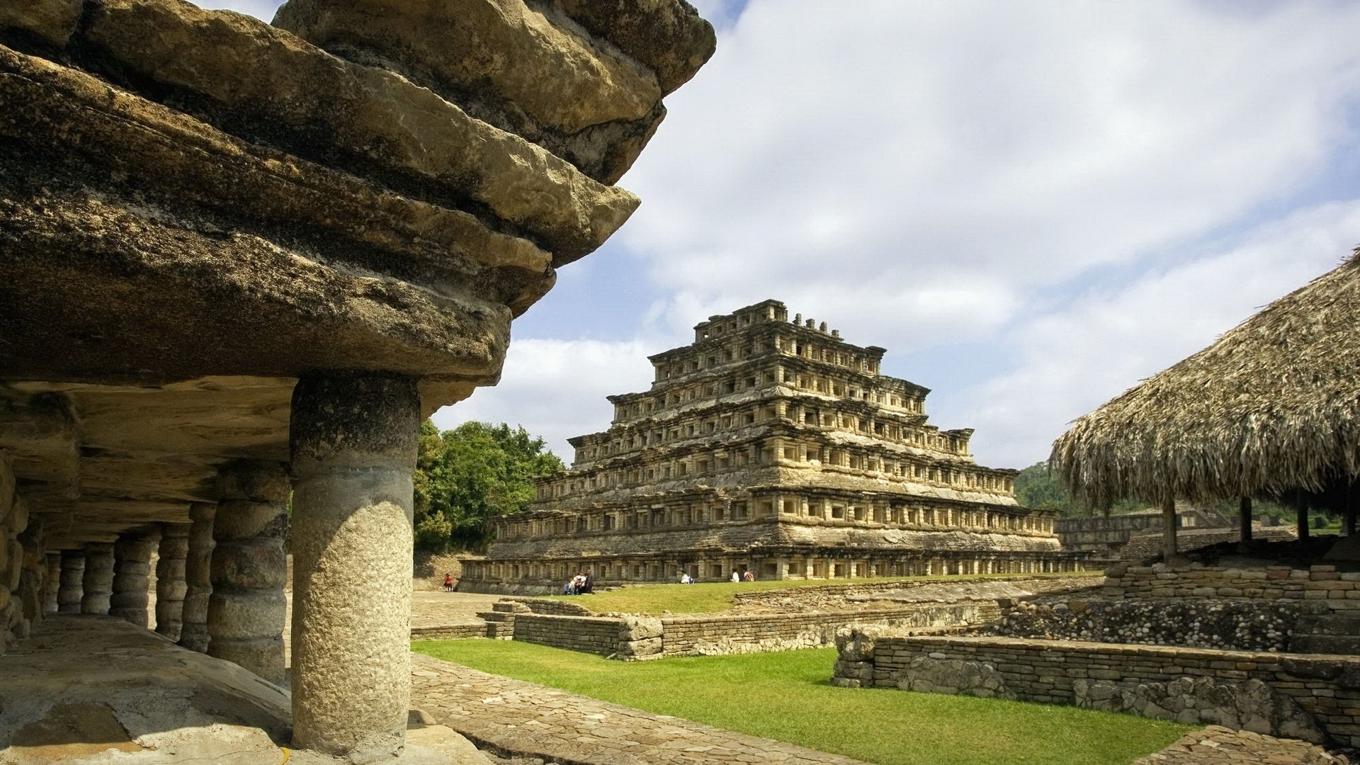 struttura del passato rocce antichità architettura natura persone erba verde