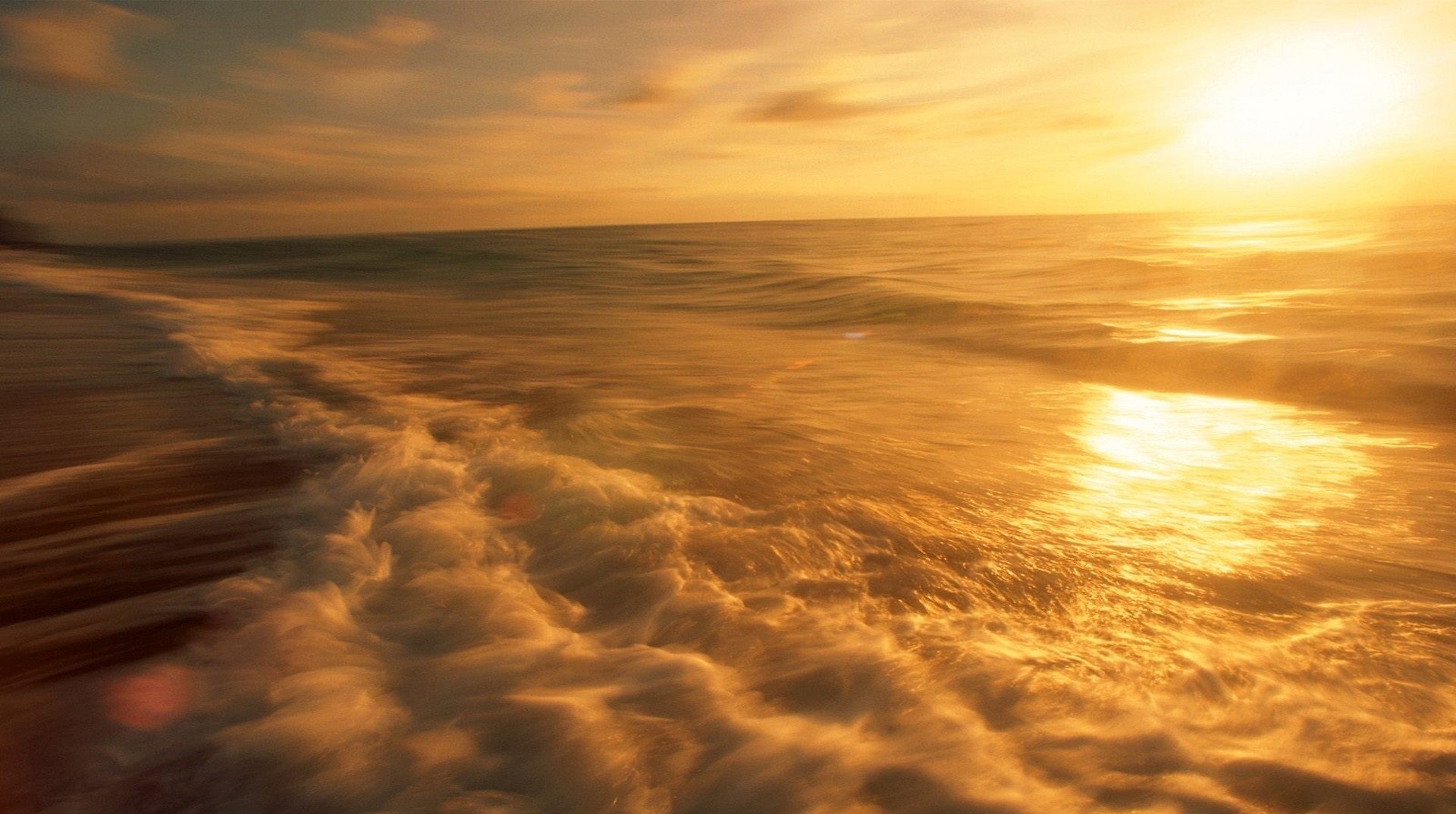 belleza de los mares puesta de sol dorada viento tormenta puesta de sol cielo agua olas tormenta