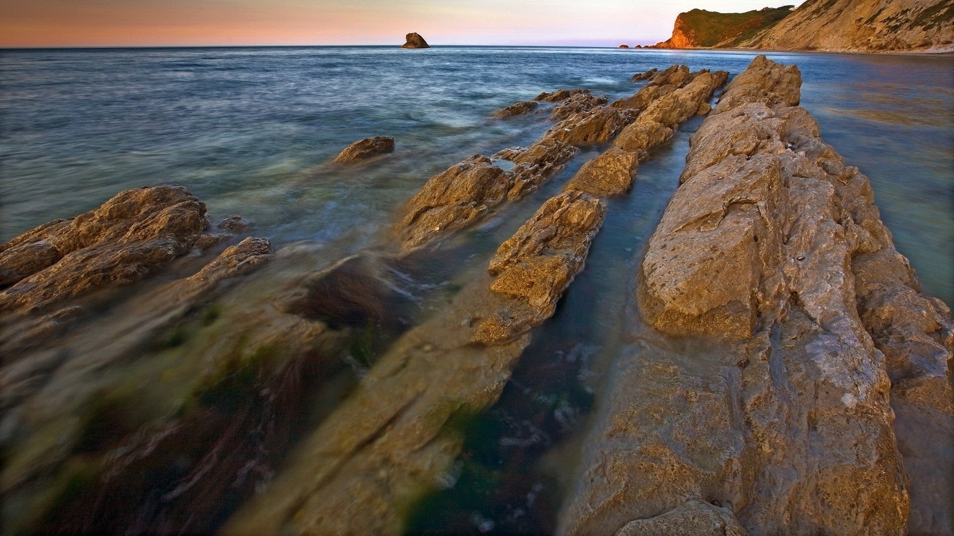 przestrzenie wodne płyty kamienne słona woda woda morze natura skały horyzont skały fale