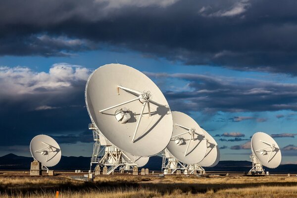 Instrumentos de observación espacial desde la tierra