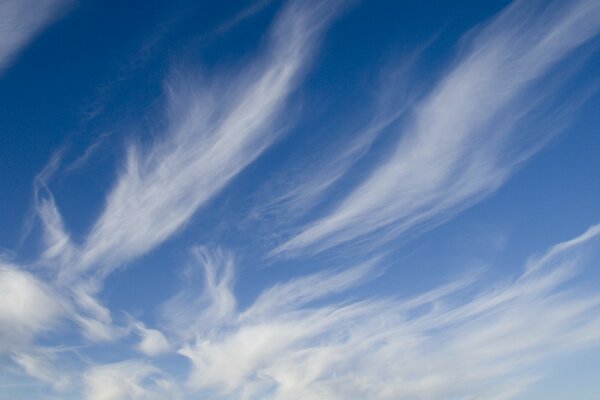 Nuvole trasparenti bordi lubrificati cielo cielo