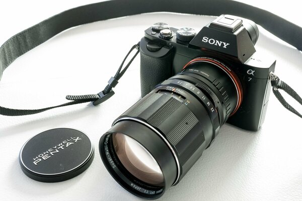 Sony caméra et près de la couverture de la caméra