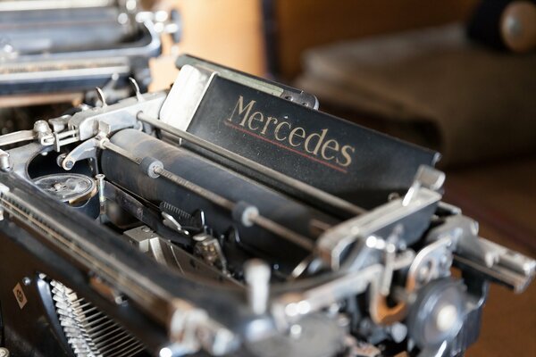 Tapety na pulpit Maszyna do pisania Mercedes