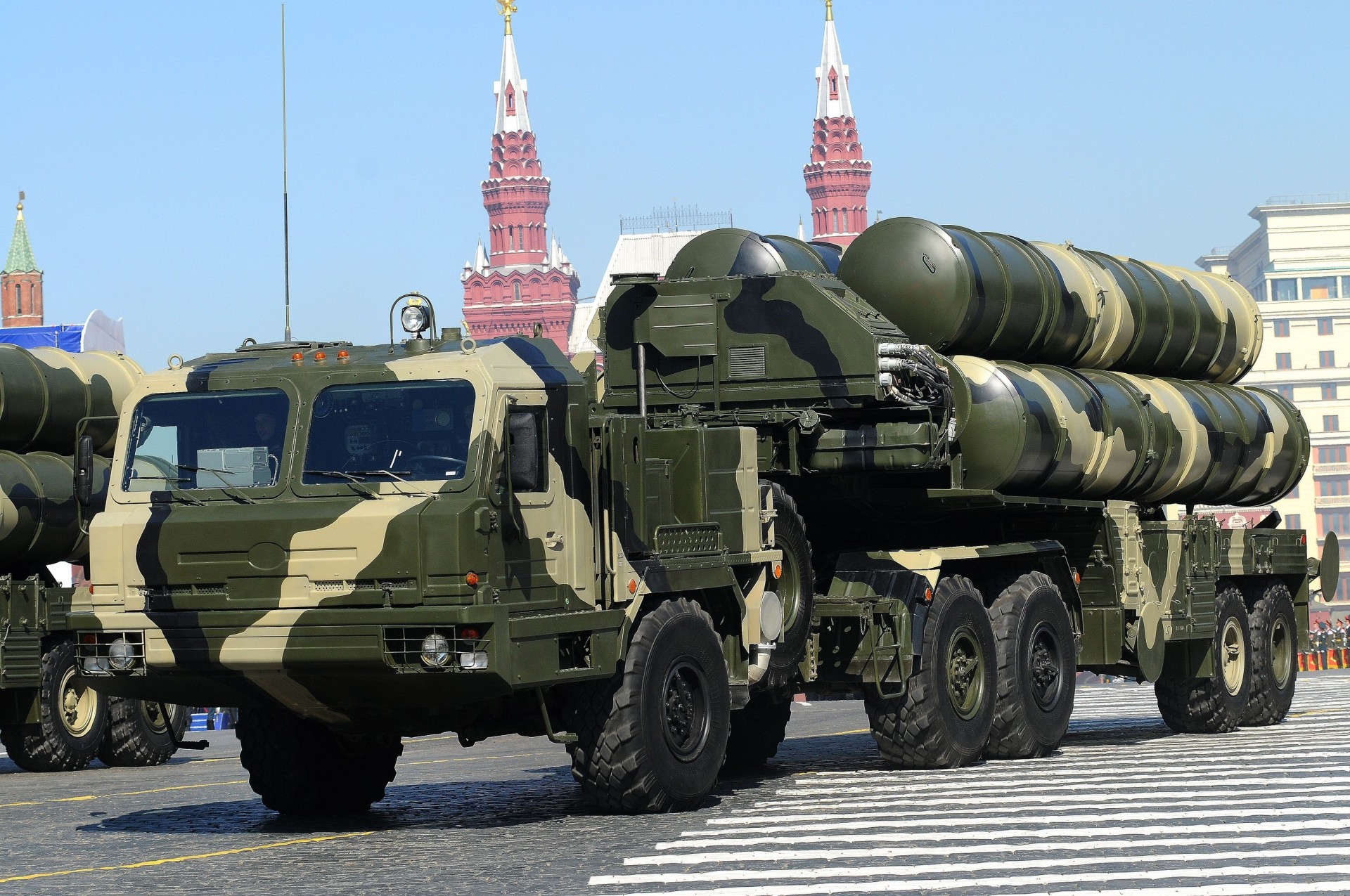 moscou voiture gris triomphe militaire