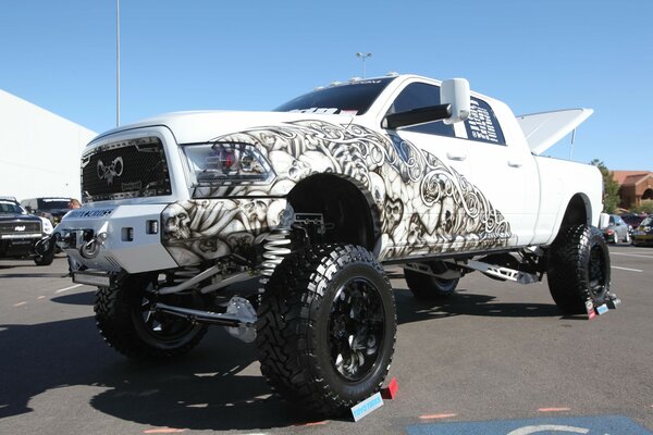 White SUV with graffiti wallpaper