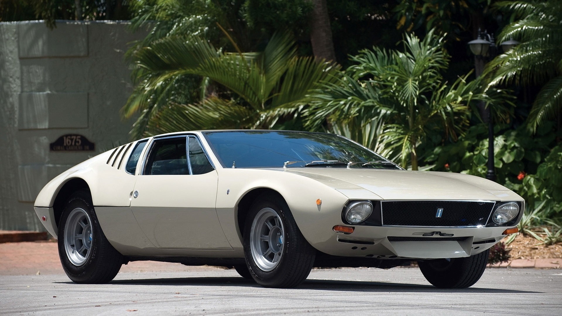 classique de tomaso coupé voiture de sport