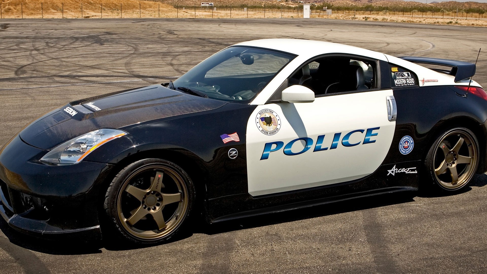 police nissan 350z coupe nissan