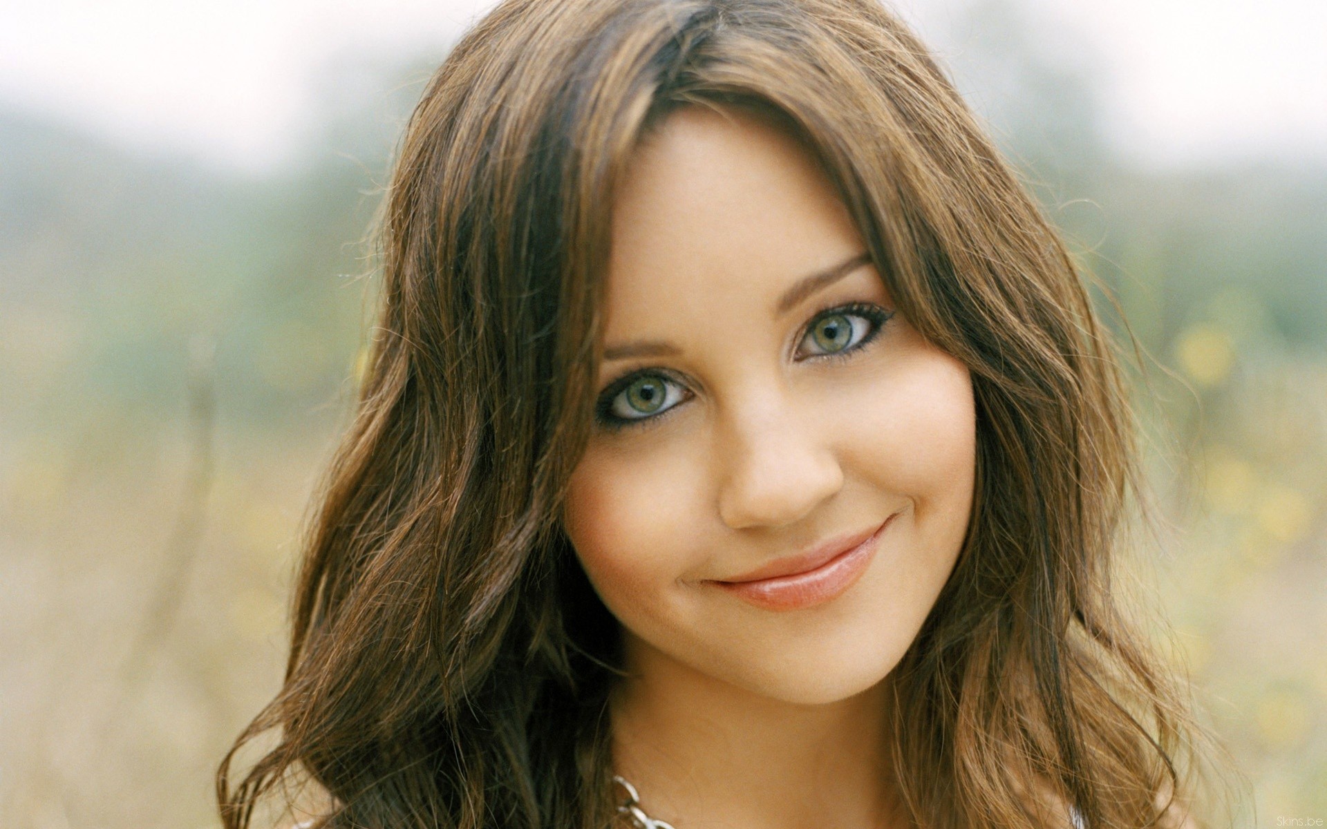 amanda bynes girl smile