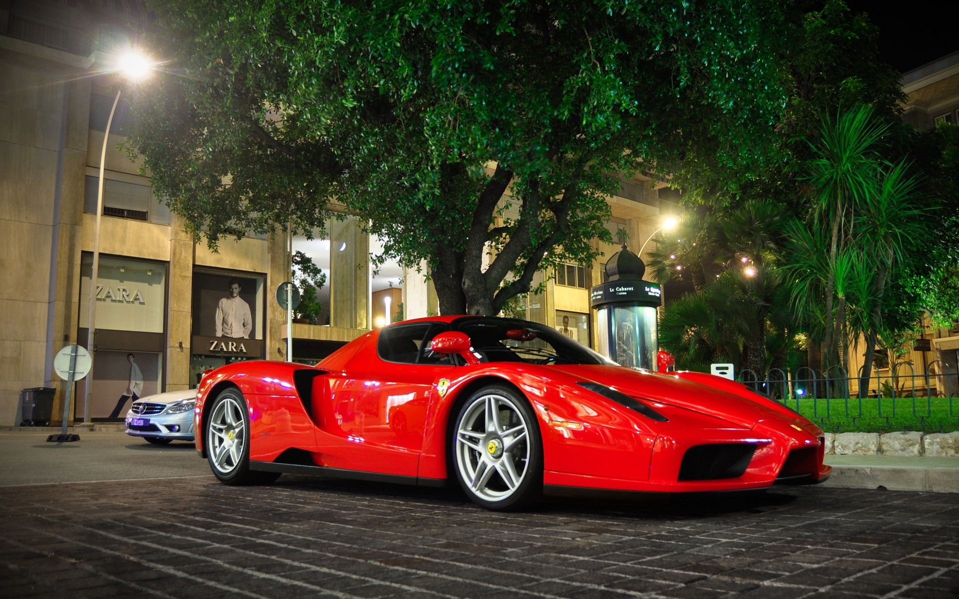 enzo ferrari red town cars power italia known