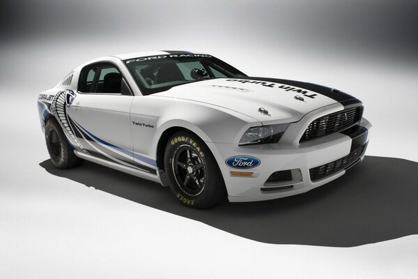 Mustang Cobra Ford blanc roues