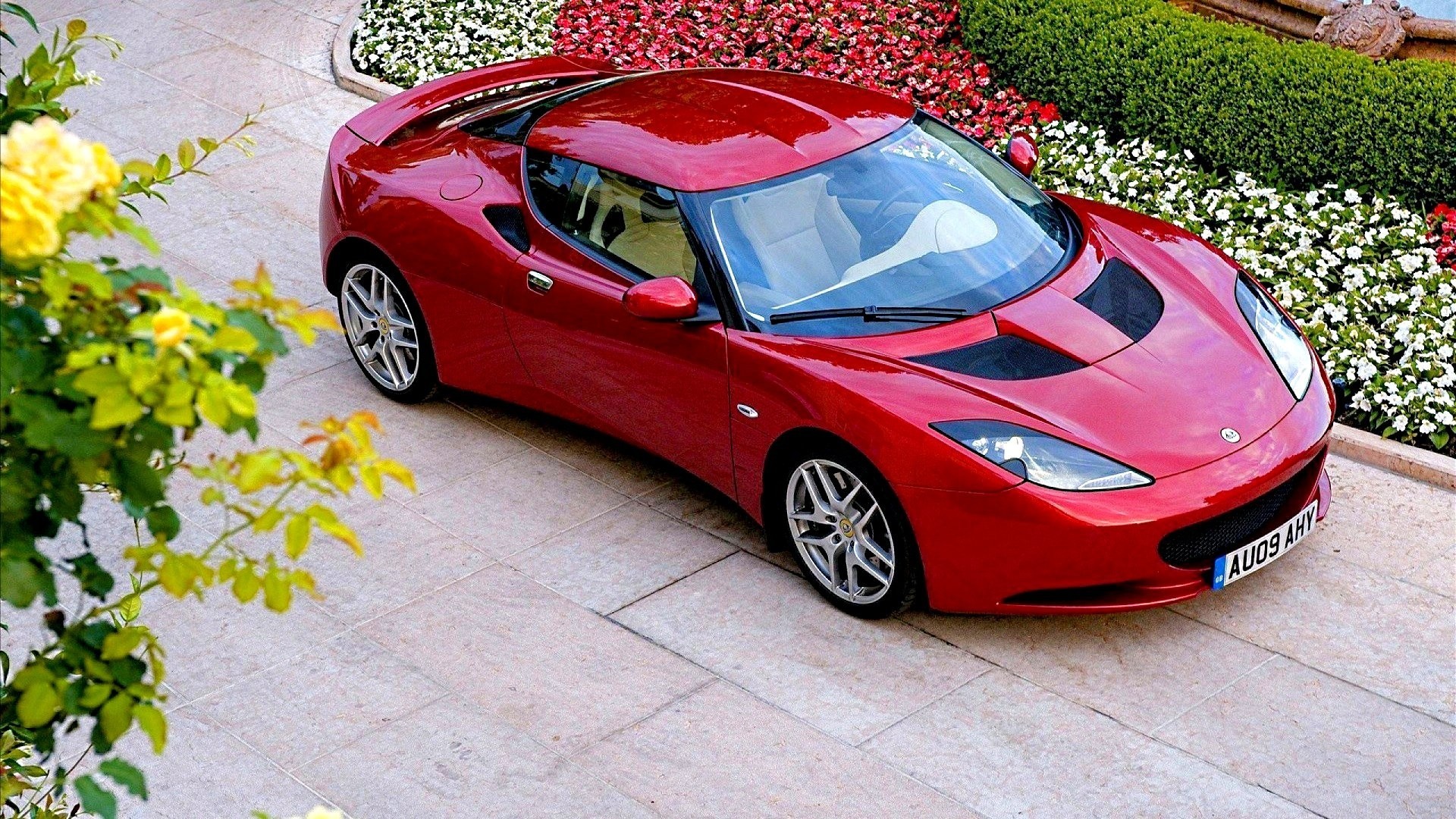 coche rojo ruedas