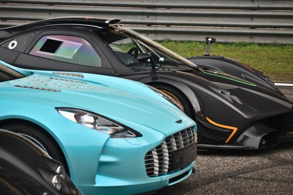 Course automobile aston martin one-77