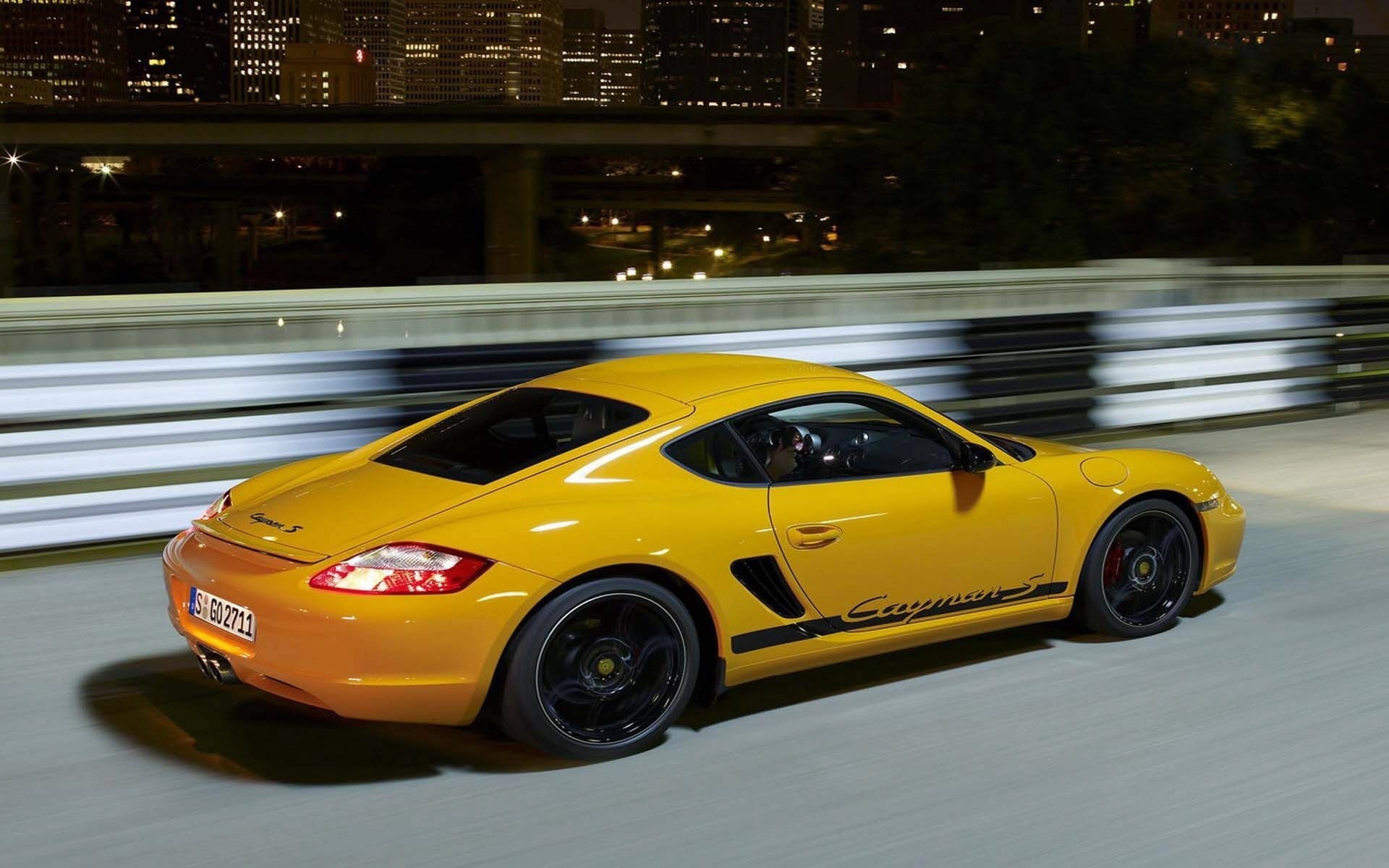 voiture cayman porsche nuit route