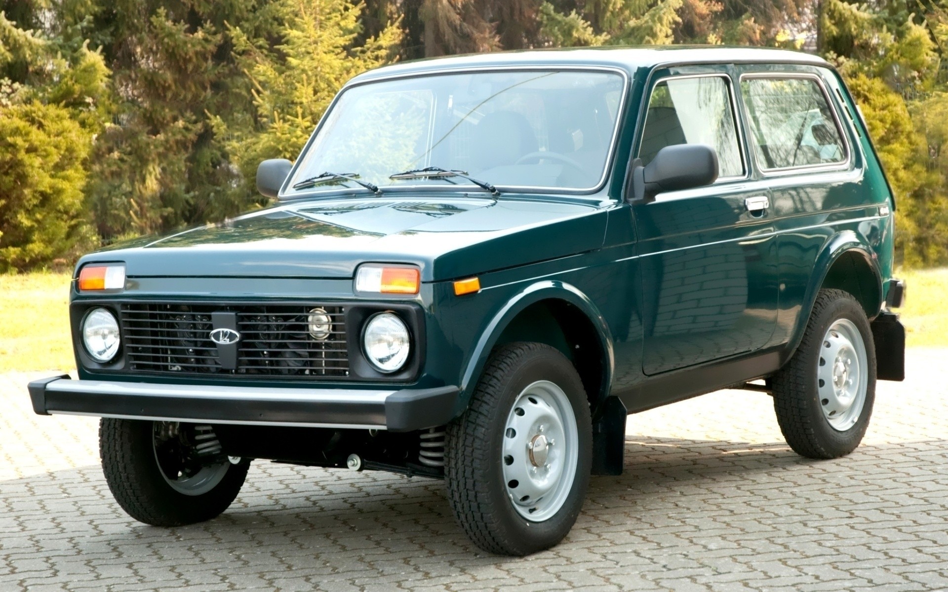 lada niva jeep suv avant 4x4