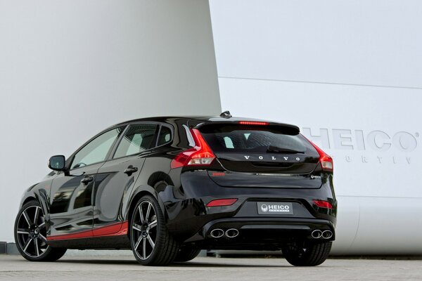 Volvo v40 black color car