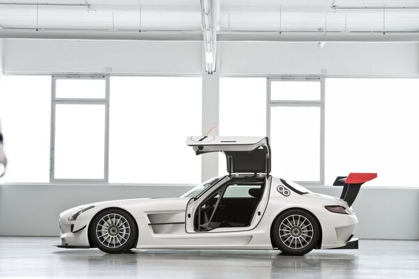 Mercedez benz gt3 car with open door