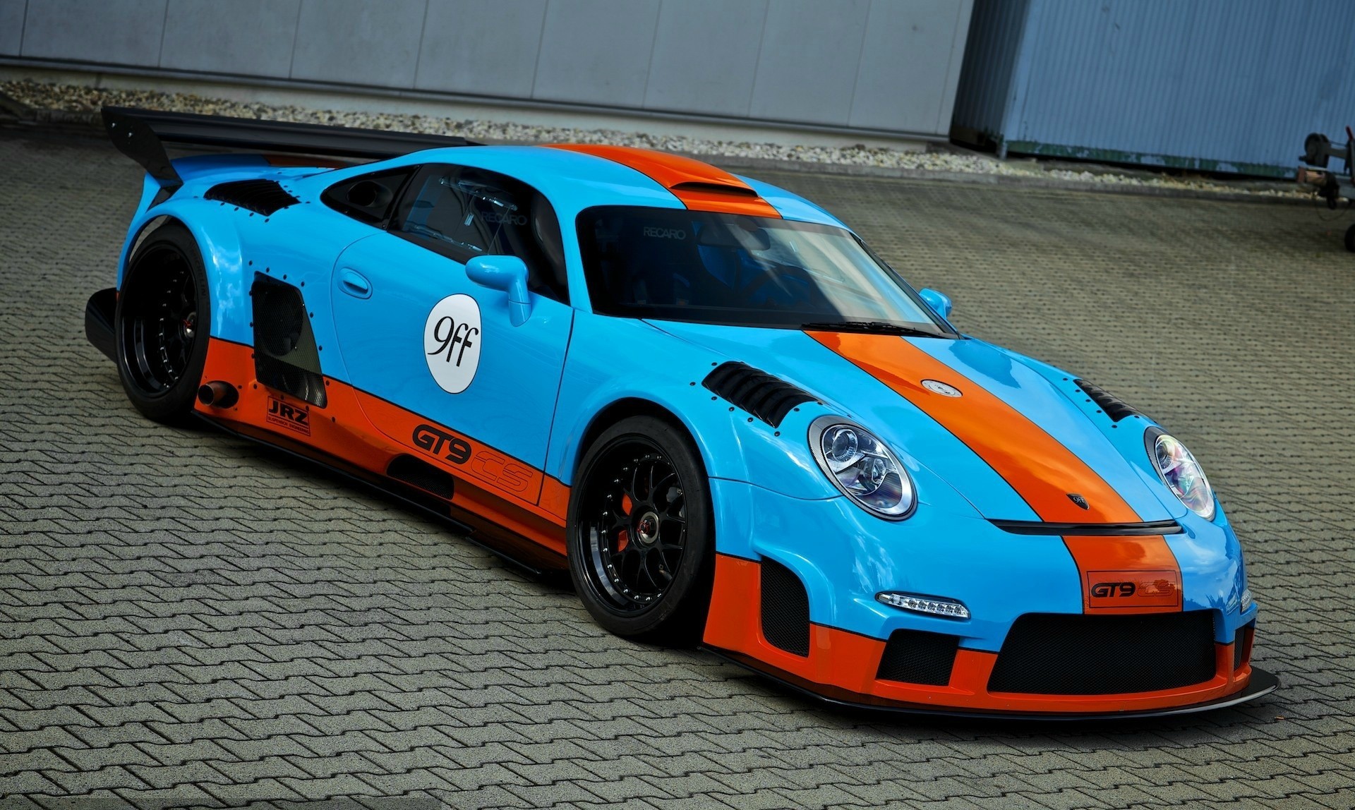 blau porsche