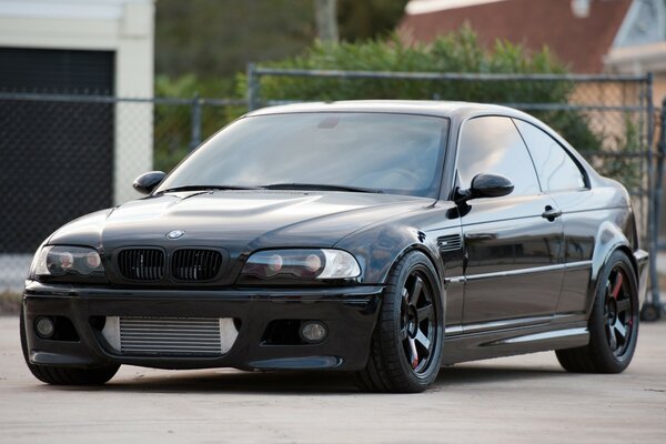 Bmw E46 m3 in piedi nei cantieri