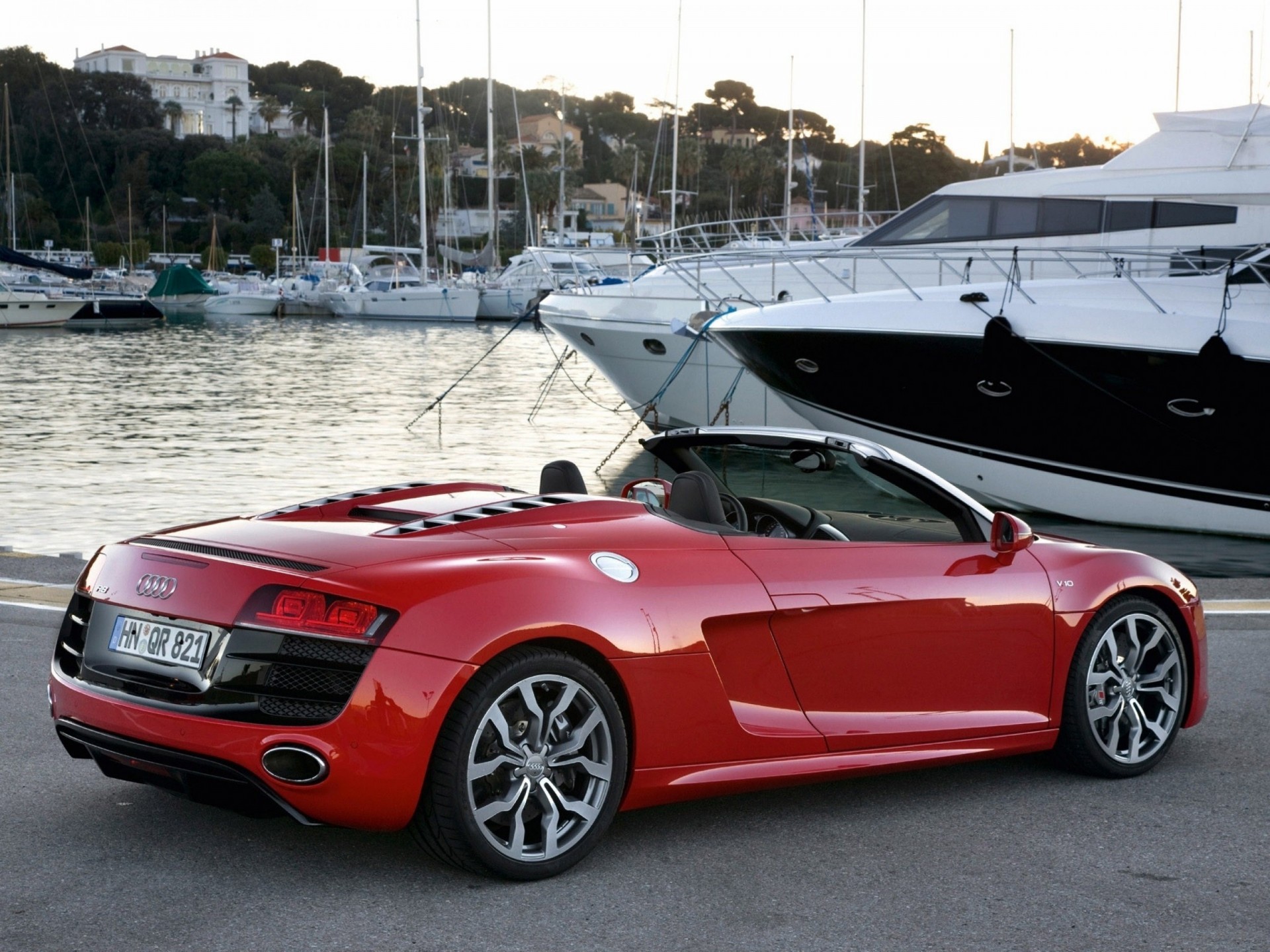 pyder audi r8 audi r8 spyder voiture eau port bateau