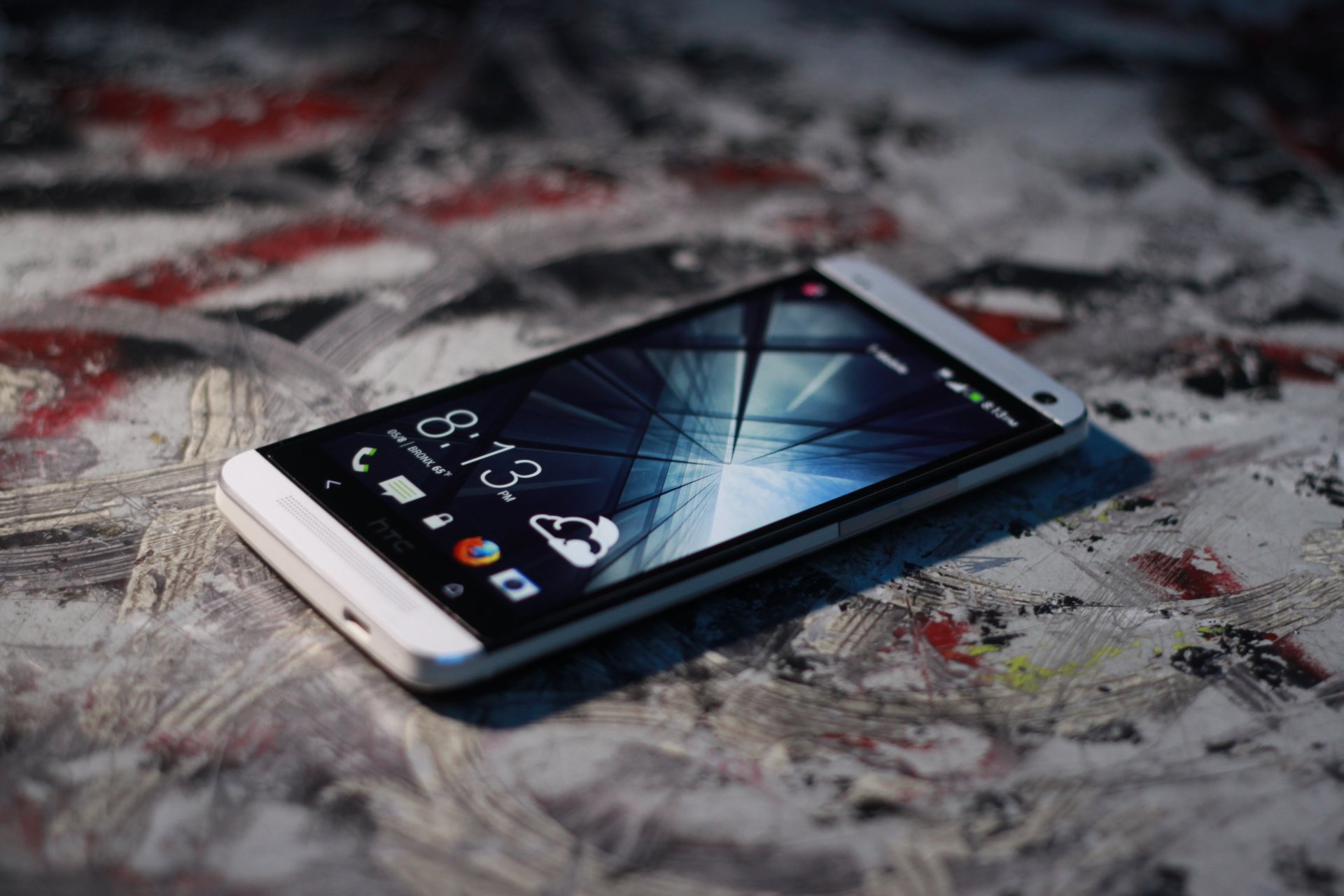 htc one стильный смартфон