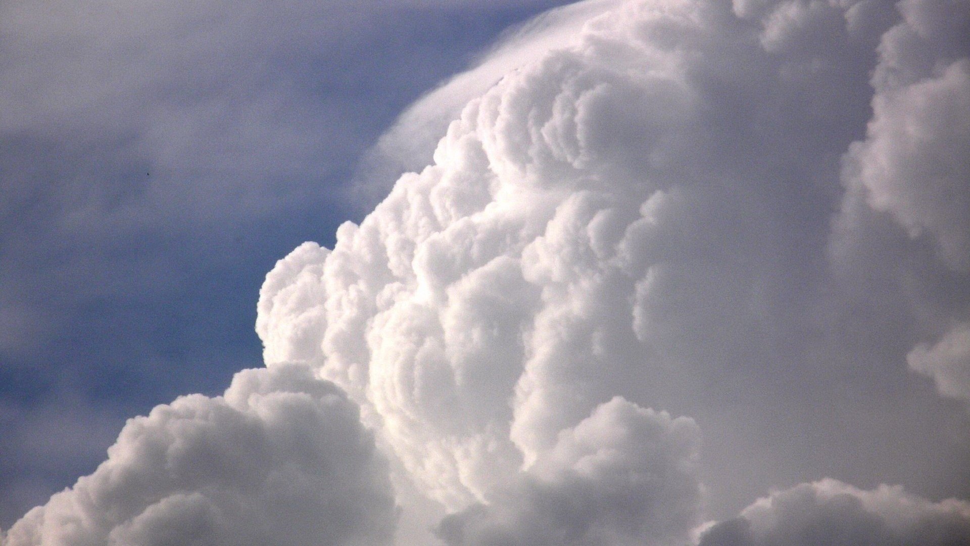 in den wolken flauschige kugeln licht himmel